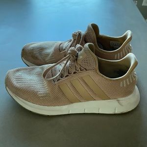 Adidas Swift Run